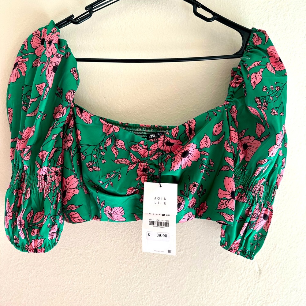 Floral crop top from ZARA- NEW WITH TAGS !!